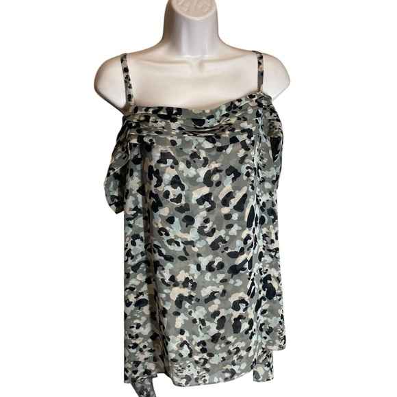 Cabi 5360 Tiered Top Camo Leopard Off The Shoulder Blouse Womens XL - Picture 2 of 10